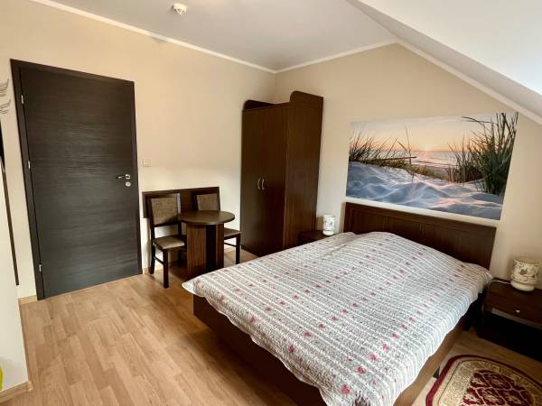 mały pokój dwuosobowy