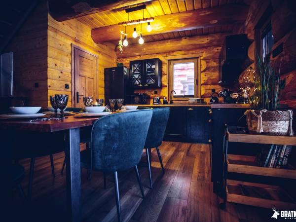 BRATNIA BYSTRE - Domy z bala z jacuzzi i sauna