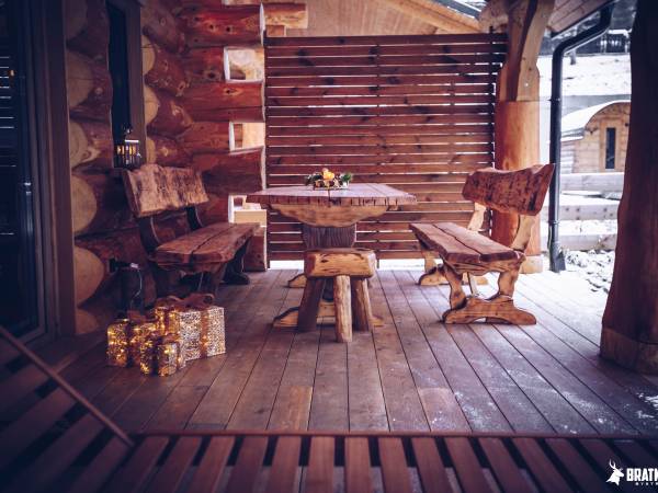 BRATNIA BYSTRE - Domy z bala z jacuzzi i sauna