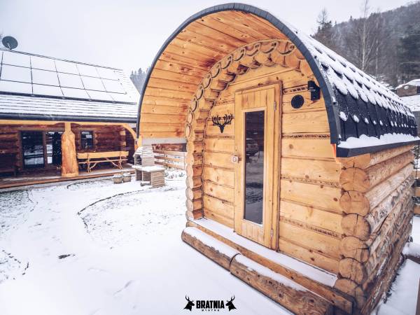 BRATNIA BYSTRE - Domy z bala z jacuzzi i sauna