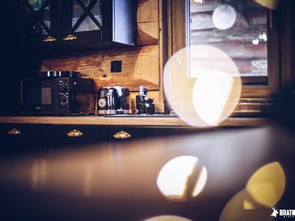 BRATNIA BYSTRE - Domy z bala z jacuzzi i sauna