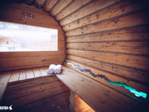 BRATNIA BYSTRE - Domy z bala z jacuzzi i sauna