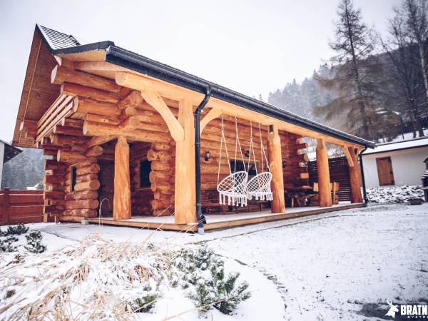 BRATNIA BYSTRE - Domy z bala z jacuzzi i sauna