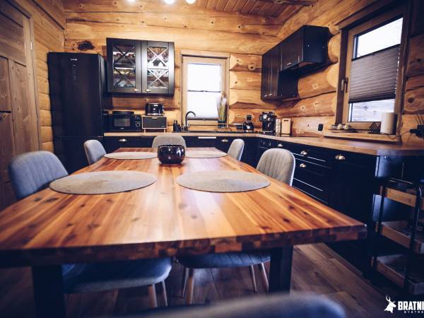 BRATNIA BYSTRE - Domy z bala z jacuzzi i sauna