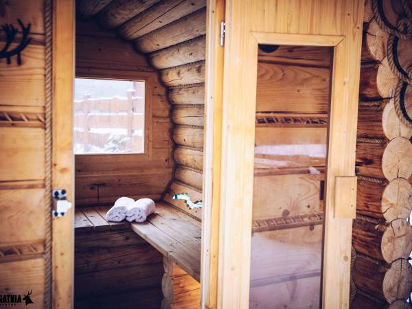 BRATNIA BYSTRE - Domy z bala z jacuzzi i sauna
