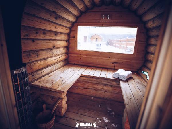 BRATNIA BYSTRE - Domy z bala z jacuzzi i sauna