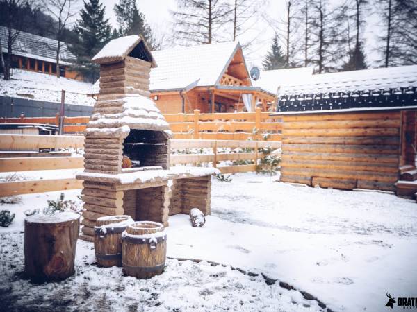 BRATNIA BYSTRE - Domy z bala z jacuzzi i sauna