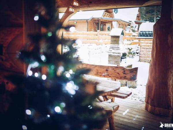 BRATNIA BYSTRE - Domy z bala z jacuzzi i sauna