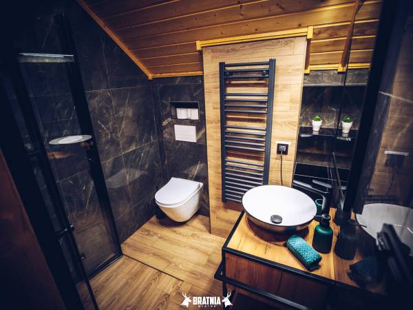 BRATNIA BYSTRE - Domy z bala z jacuzzi i sauna