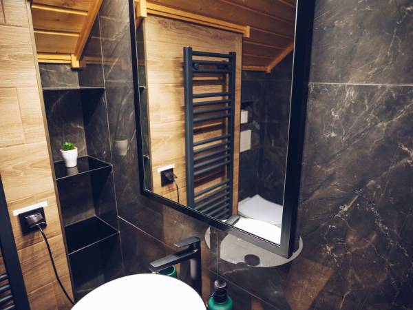 BRATNIA BYSTRE - Domy z bala z jacuzzi i sauna