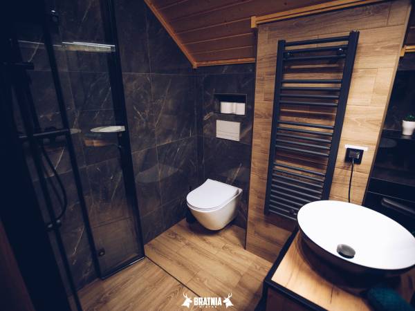 BRATNIA BYSTRE - Domy z bala z jacuzzi i sauna