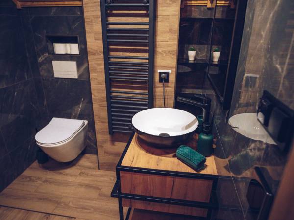 BRATNIA BYSTRE - Domy z bala z jacuzzi i sauna