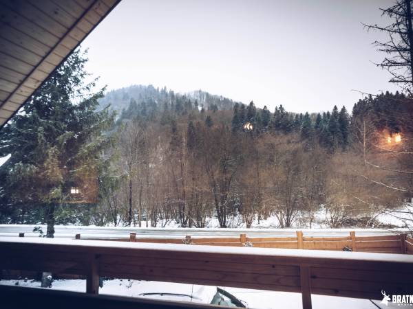 BRATNIA BYSTRE - Domy z bala z jacuzzi i sauna