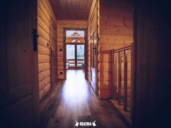 BRATNIA BYSTRE - Domy z bala z jacuzzi i sauna