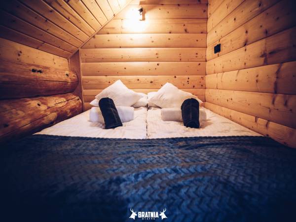 BRATNIA BYSTRE - Domy z bala z jacuzzi i sauna