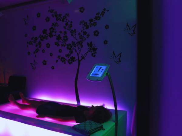 hydromasaż na suchym łóżku wodnym