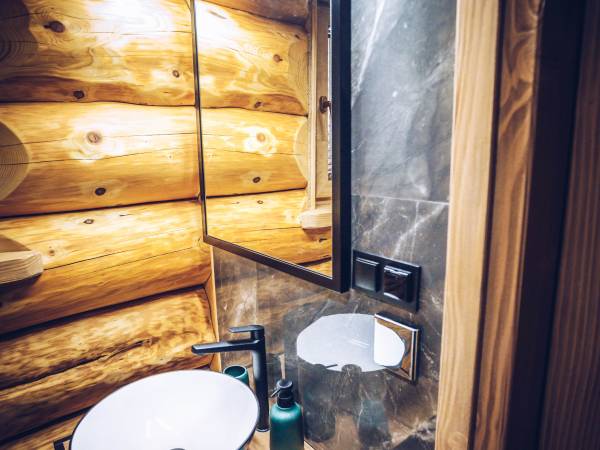 BRATNIA BYSTRE - Domy z bala z jacuzzi i sauna