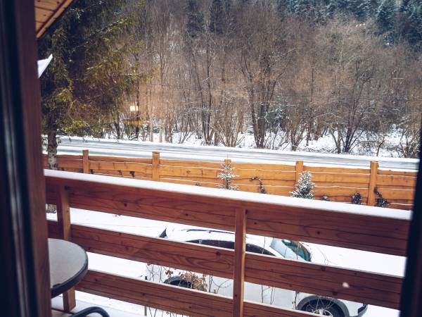 BRATNIA BYSTRE - Domy z bala z jacuzzi i sauna