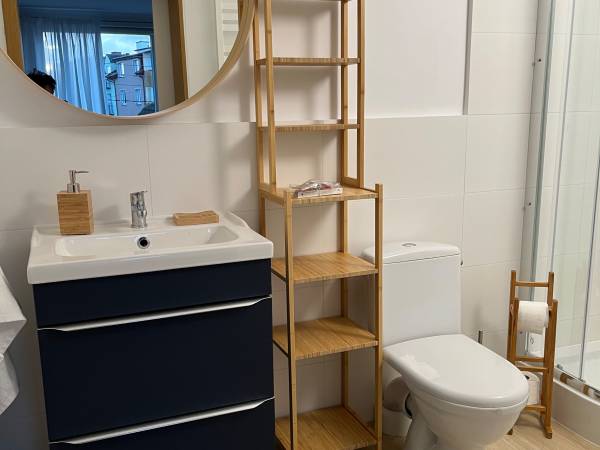 łazienka w apart. z balkonem