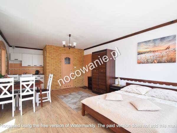 APARTAMENY 4 - 5 osob. NR.1 Dwa POK. 40 m/kw. własny BALKON oraz MINI KUCHNIA