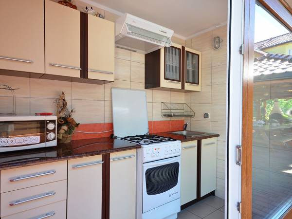 DODATKOWA KUCHNIA ZEWNĘTRZNA DLA TURYSTÓW