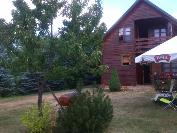 DOMEK RODZINNY NAD JEZIOREM BIAŁYM