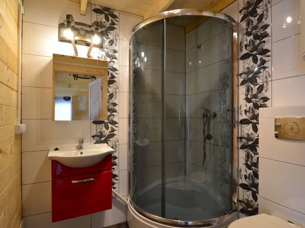 łazienka w domku 10 osobowym