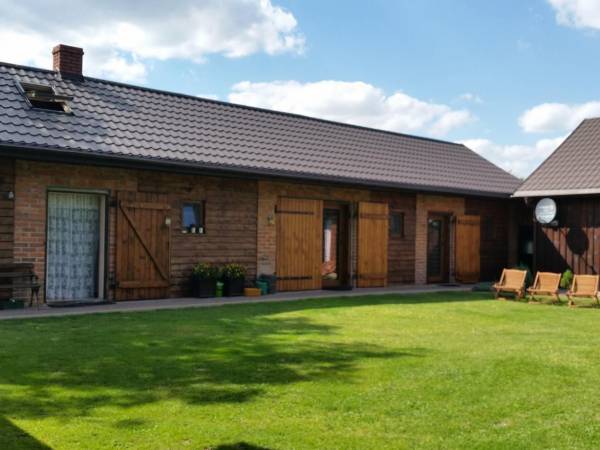 Wejścia do pokoi D i E