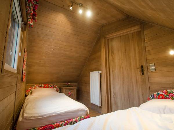 Sypialnia nr 2 z widokiem na las i rzekę