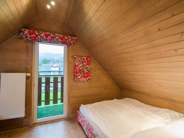 Sypialnia nr 1 z balkonem i widokiem na góry i Gondolę