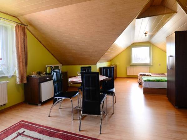 Willa Adek - Pokoje i Domki Apartamentowe