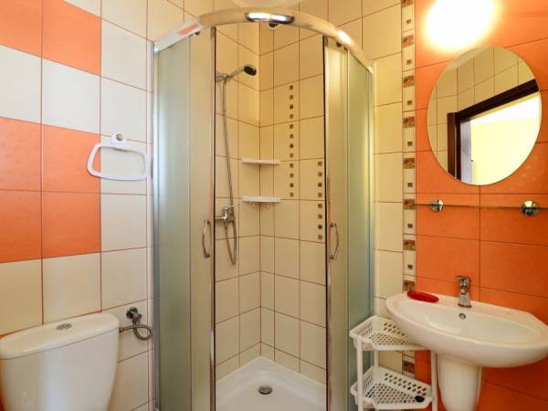 Willa Adek - Pokoje i Domki Apartamentowe