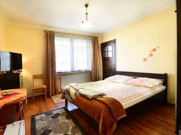 Willa Adek - Pokoje i Domki Apartamentowe