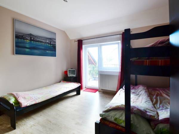 Pokój nr2 4-os z balkonem