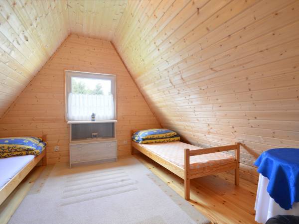 Pokój 2 na poddaszu w domku 1