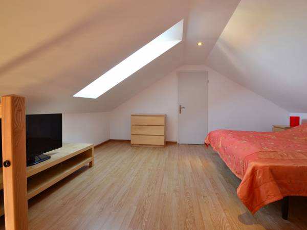 Budynek główny pokój z antresolą- poziom II