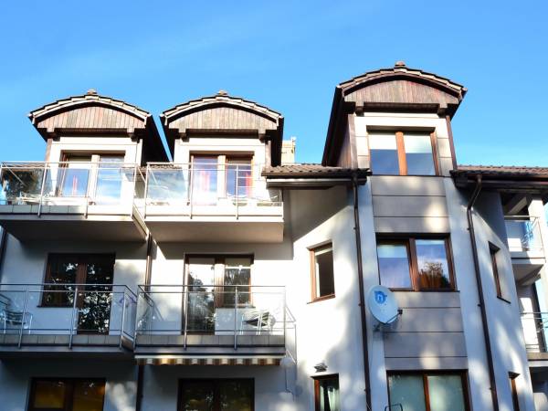 Budynek główny- widok od strony podwórka )