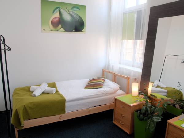 1-osobowy pokój AWOKADO, znajdujący się w apartamencie 