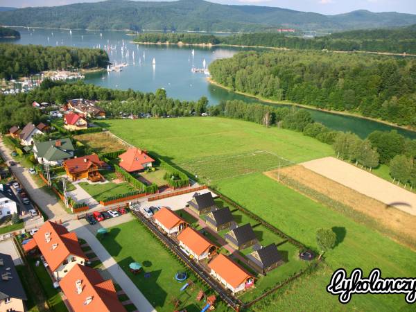 widok z lotu ptaka na ośrodek