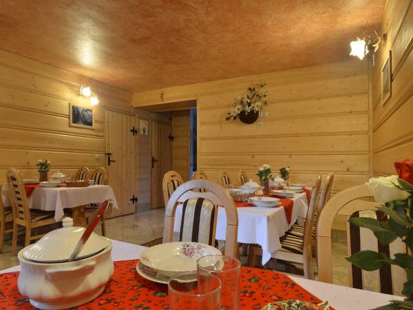 jadalnia i kuchnia, w której serwujemy domowe posiłki