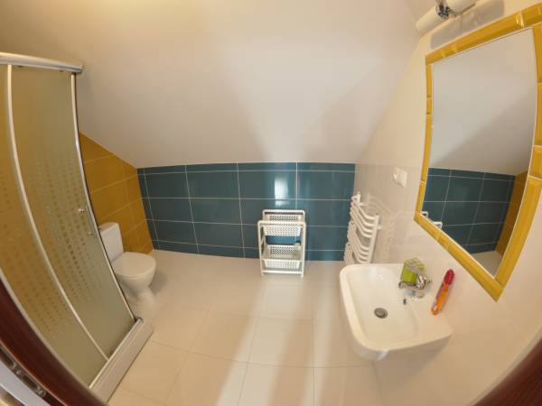 Łazienka pokoju 5 - osobowego