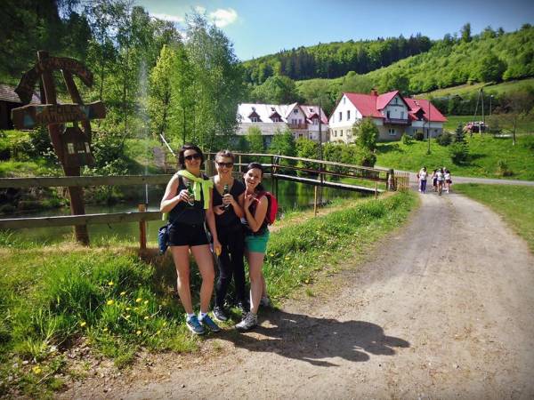 Wichrowe Wzgórza Międzygórze zdjęcie turystek :)