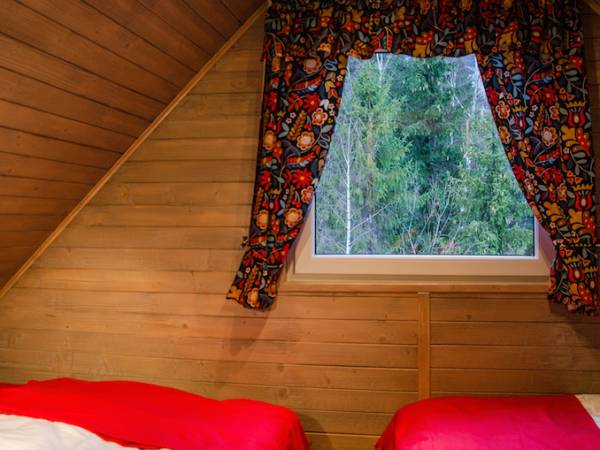 Sypialnia nr 2 z widokiem na las i rzekę