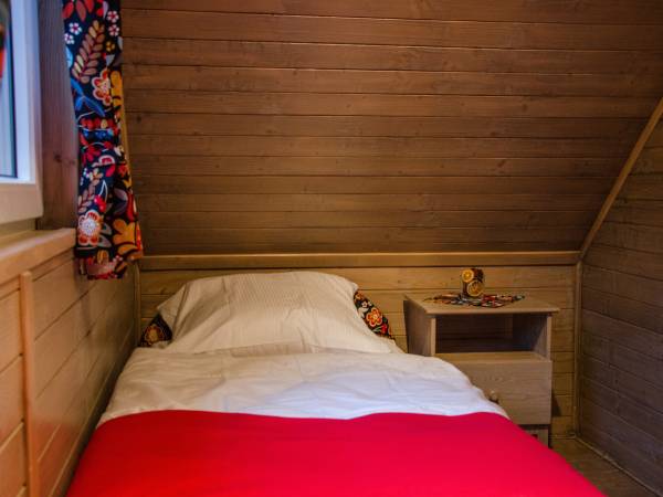 Sypialnia nr 2 z widokiem na las i rzekę