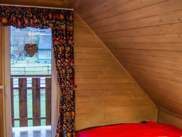 Sypialnia nr 1 z balkonem i widokiem na góry i gondolę