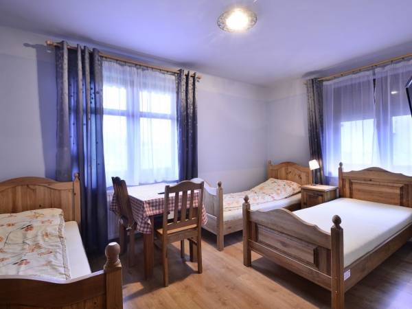 Pokój pod turkusowym aniołem, parter.