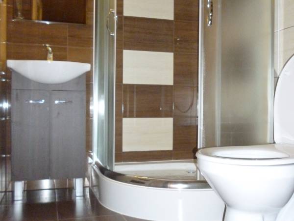 łazienka w pokoju 4-osobowym