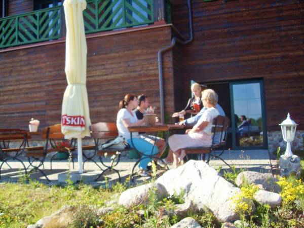 Kameralny hotelik Mazurska Chata położony wśród natury, 10 min. od centrum, 7 min. od plaży i 6 min. od parku wodnego Tropicana