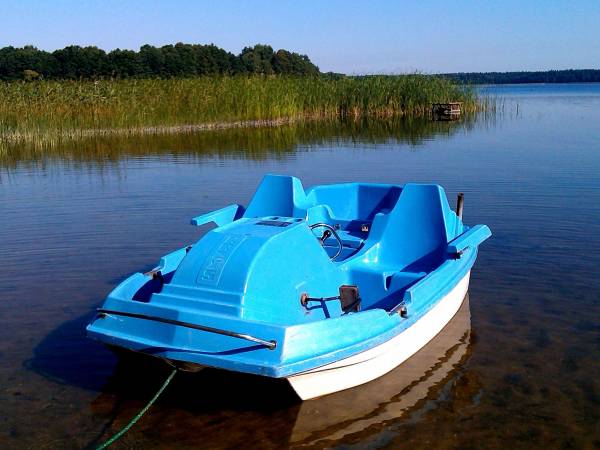 DOMKI LETNISKOWE NAD JEZIOREM NA MAZURACH 