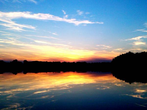 DOMKI LETNISKOWE NAD JEZIOREM NA MAZURACH 
